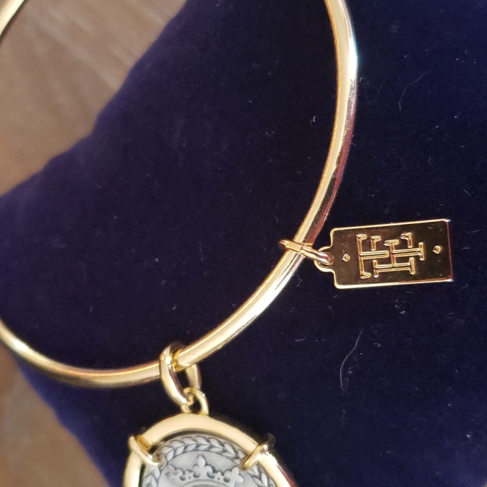 Bracelets - Picture 7 of 7